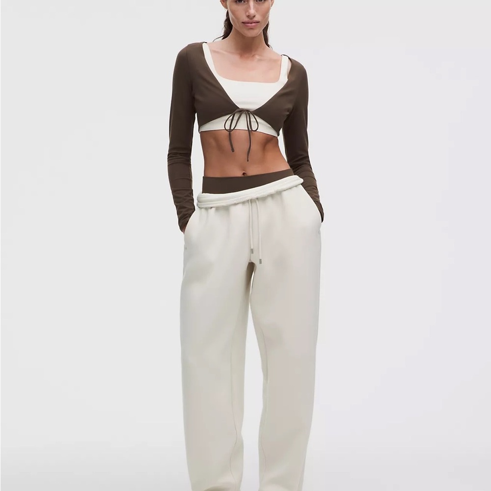 Lululemon Nulu Mesh-Back Tie-Front Cropped Cardigan
Walnut Crunch Size Small - Picture 6 of 9